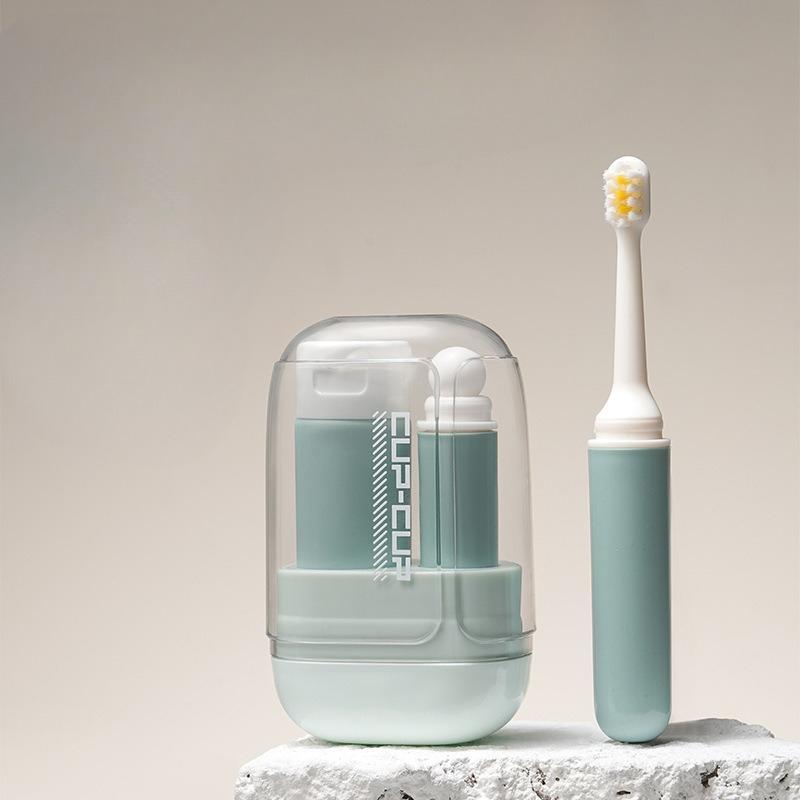 

Short Travel Mouthwash Cup, Portable Toothbrush, Toothpaste, Tooth Cup Set - Three-piece Set for Outdoor Washing and Brushing. Three-piece set зелений