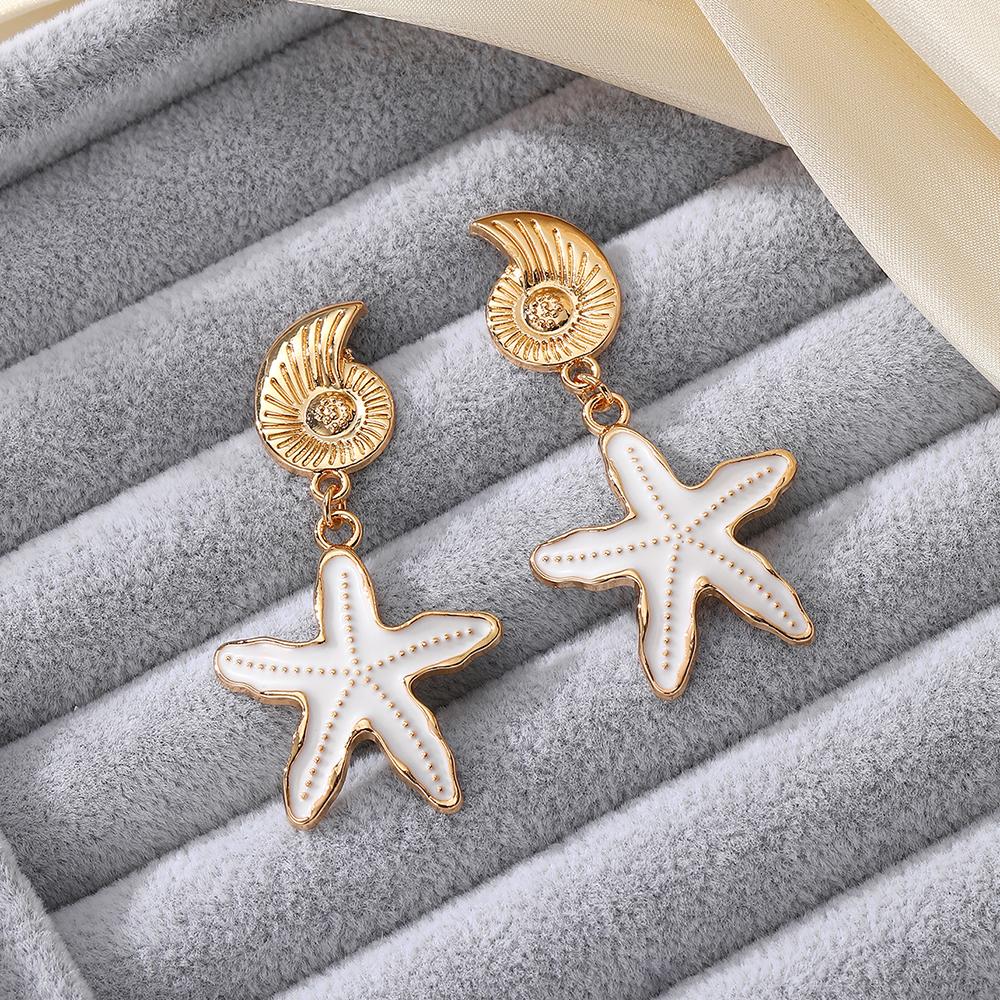 1 Pereche de Cercei Chic cu Stele de Mare și Scoici Aurii pentru Fete - Cercei din Oțel Inoxidabil Stil Retro, Ideali pentru Vacanța pe Plajă, Cercei de Plajă