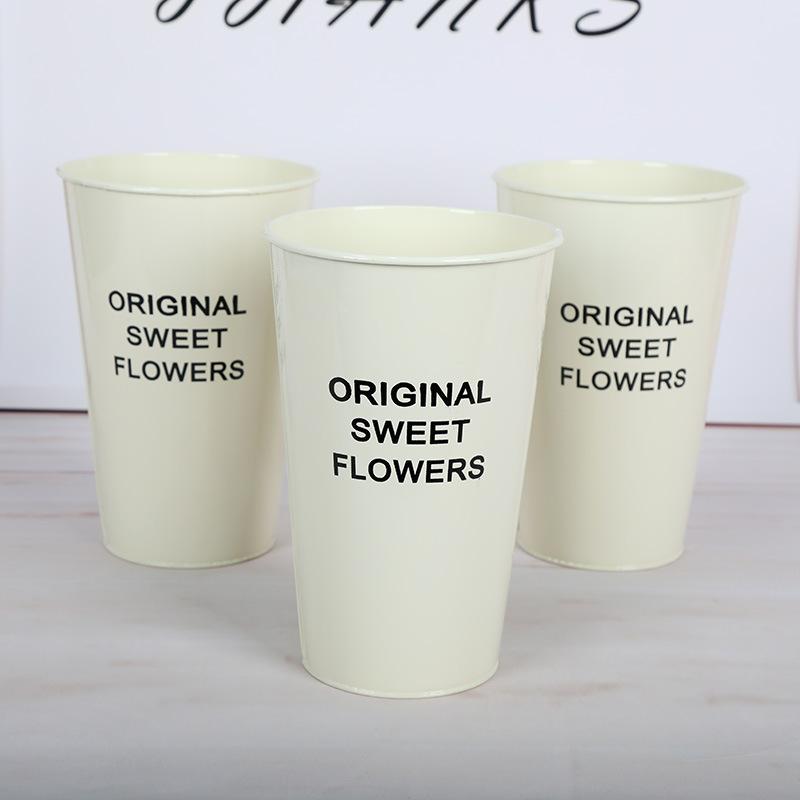 Blumeneimer, Vase, Blumenarrangement im Blumengeschäft, Desktop-Platzierung, Trockenblumen-Eimer, Wohnzimmerdekoration, Metall-Blumeneimer