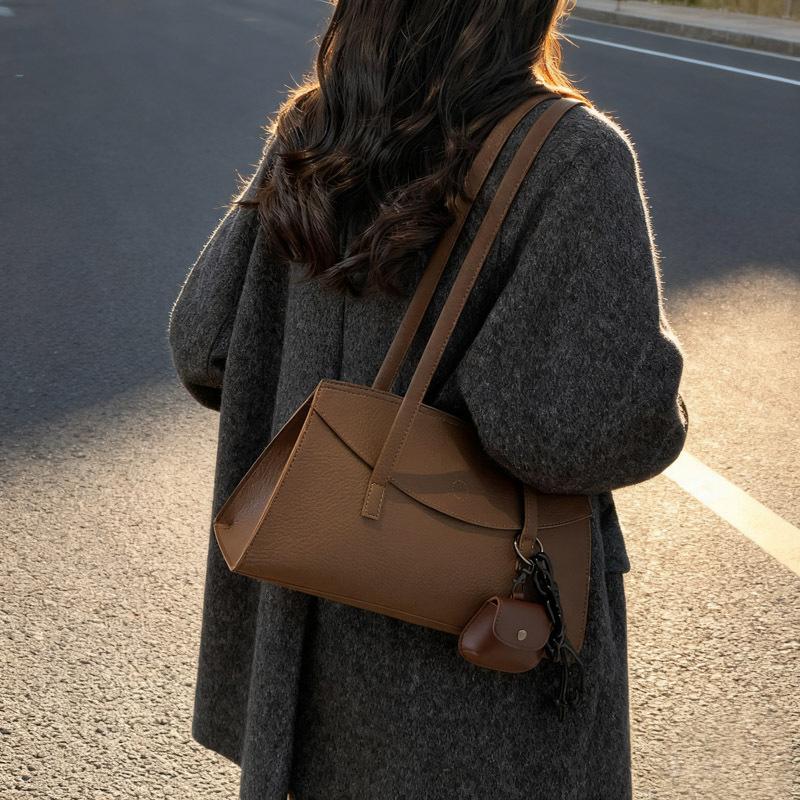 Ein-Schulter-Tasche, Modische Achseltasche, Trendiger Design-Sinn, Pendler-Handtasche