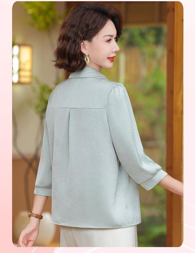 Elegant Summer Fashion: Stylish Shirts & Tops for Middle-Aged and Elderly Women