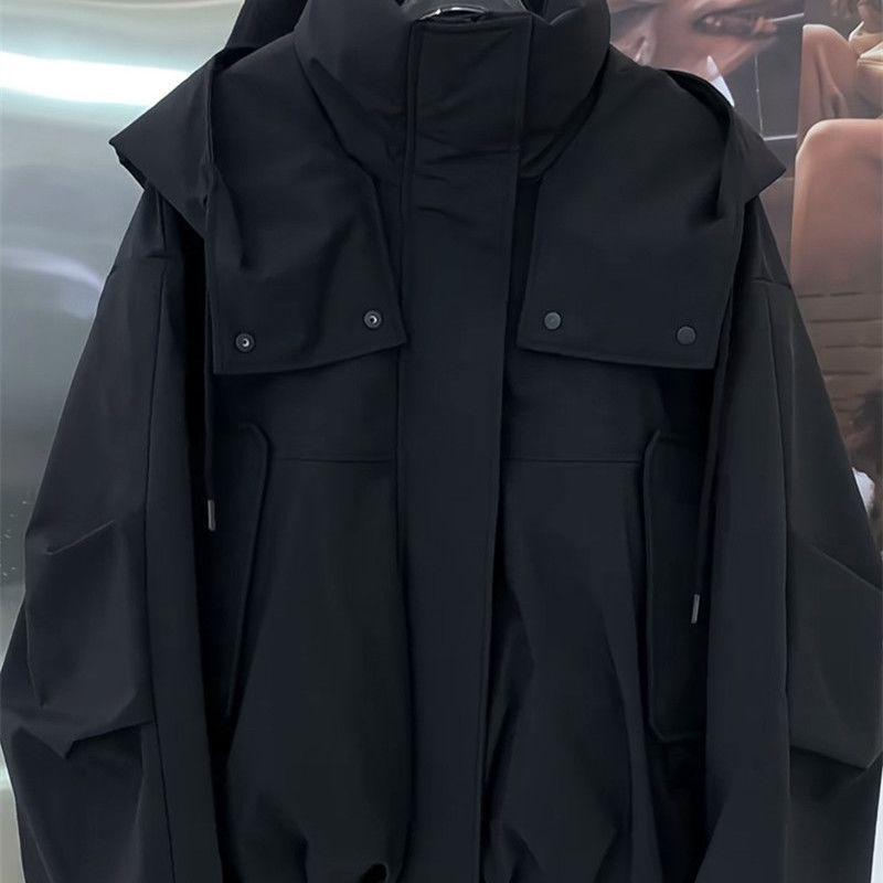 Army Green Women's Hooded Windbreaker: Medium Thickness, Stylish, Versatile, Popular Cargo Jacket for Early Spring.