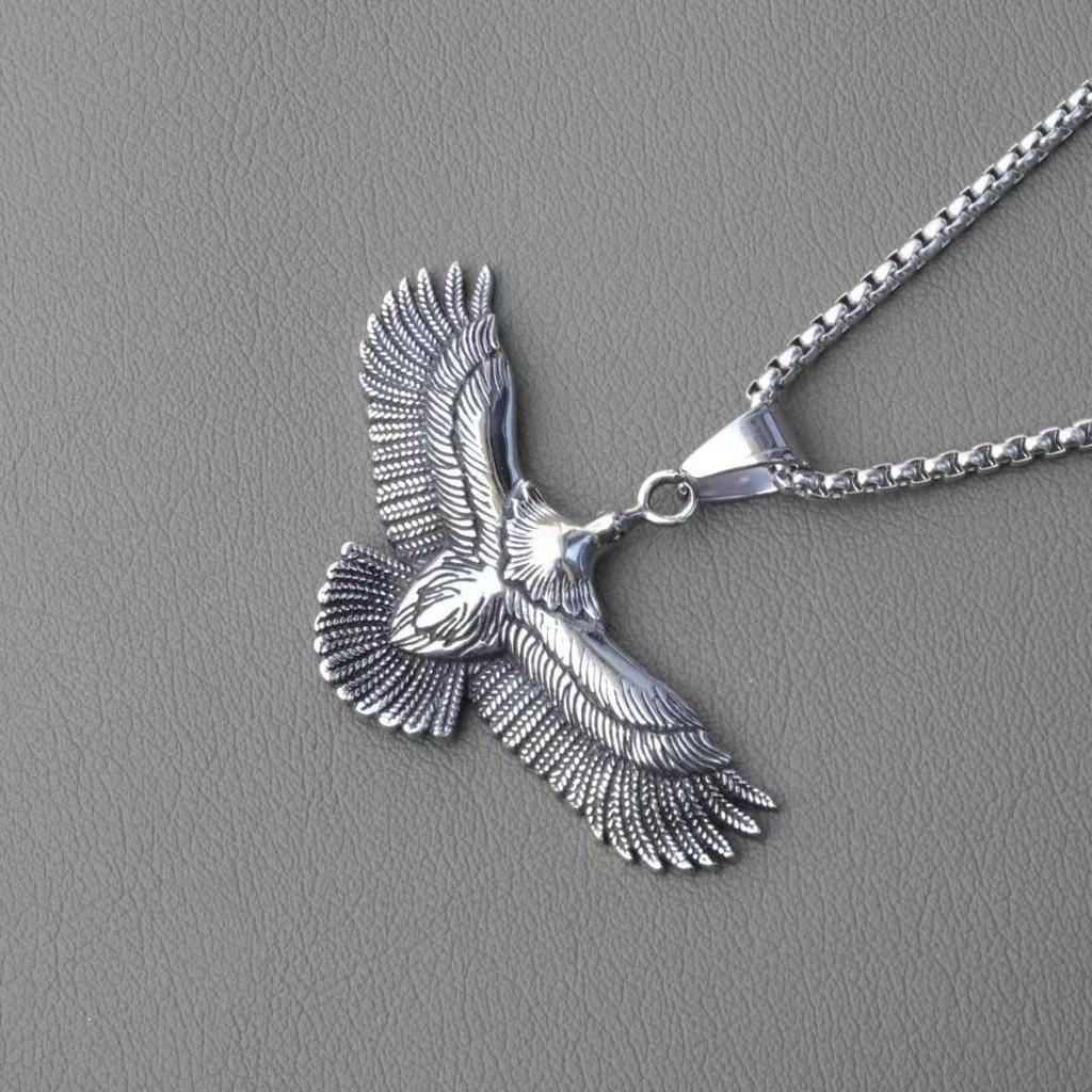 New personalized retro necklace domineering eagle spread its wings hip-hop necklace men's and women's fashion eagle trendy brand