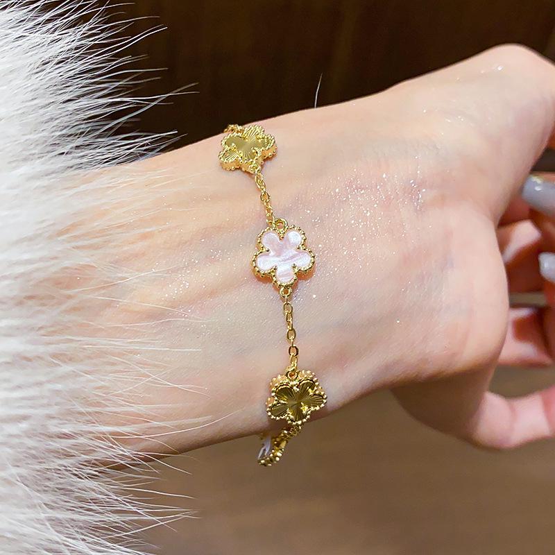 

Korean Style Gold-Plated Five-Petal Flower Bracelet - Exquisite, Fashionable, Gentle, Light Luxury Jewelry