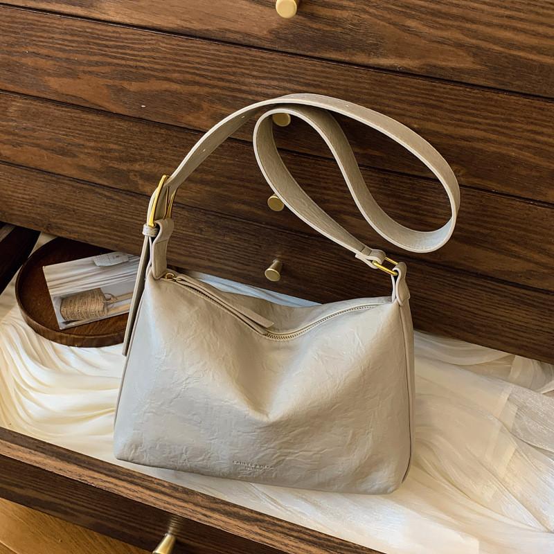 Classic Minimalist Large Capacity Bag For Women With Pu Material And Style