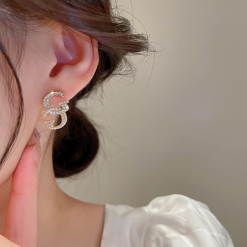 New Letter Earrings High-end Earrings Double G Pearl Earrings and Ear Holes