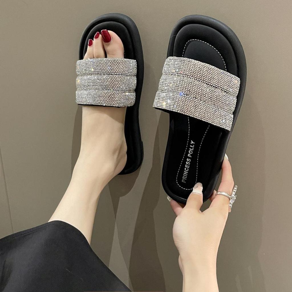 Fairy out on the beach one-word style new fashion flat-bottomed slippers female summer wear 2025 cool slippers rhinestones