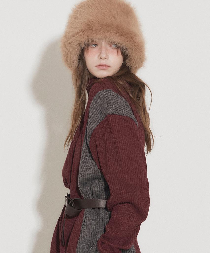 Eoboneoseu Panel Turtleneck Pullover [Burgundy]