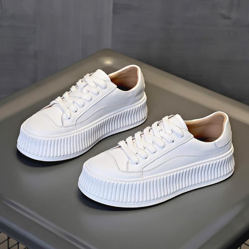 

Весенне-летние маленькие универсальные спортивные кожаные повседневные туфли на платформе бисквитного белого цвета для женщин