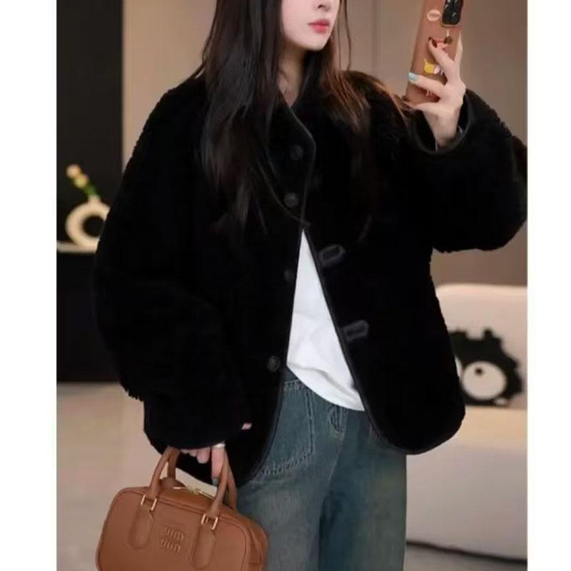 

Двустороннее женское пальто из овечьей шерсти - Зимняя коллекция 2024: Свободный, Плотный, Маленький размер, Теплый и Уютный. Medium