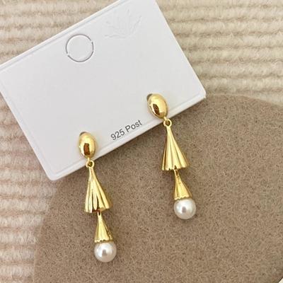 Geometric Simulated-pearl Wind Chime Pendant Earrings for Women Retro High End Niche Temperament Light Luxury Earrings Jewelry Gifts
