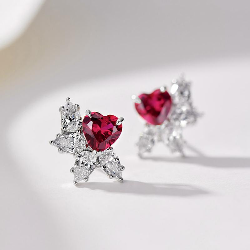 Huitan Kırmızı Kalp CZ Küpe Kadınlar için Mizaç Tatlı Kız Küpeleri Piercing Zarif Doğum Günü Hediyesi İddialı Takı