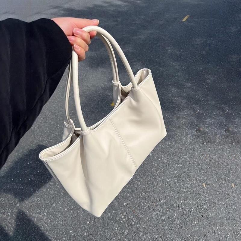 Trendy Large Capacity Tote Bag In Stylish Casual Design For Everyday Commuting Use