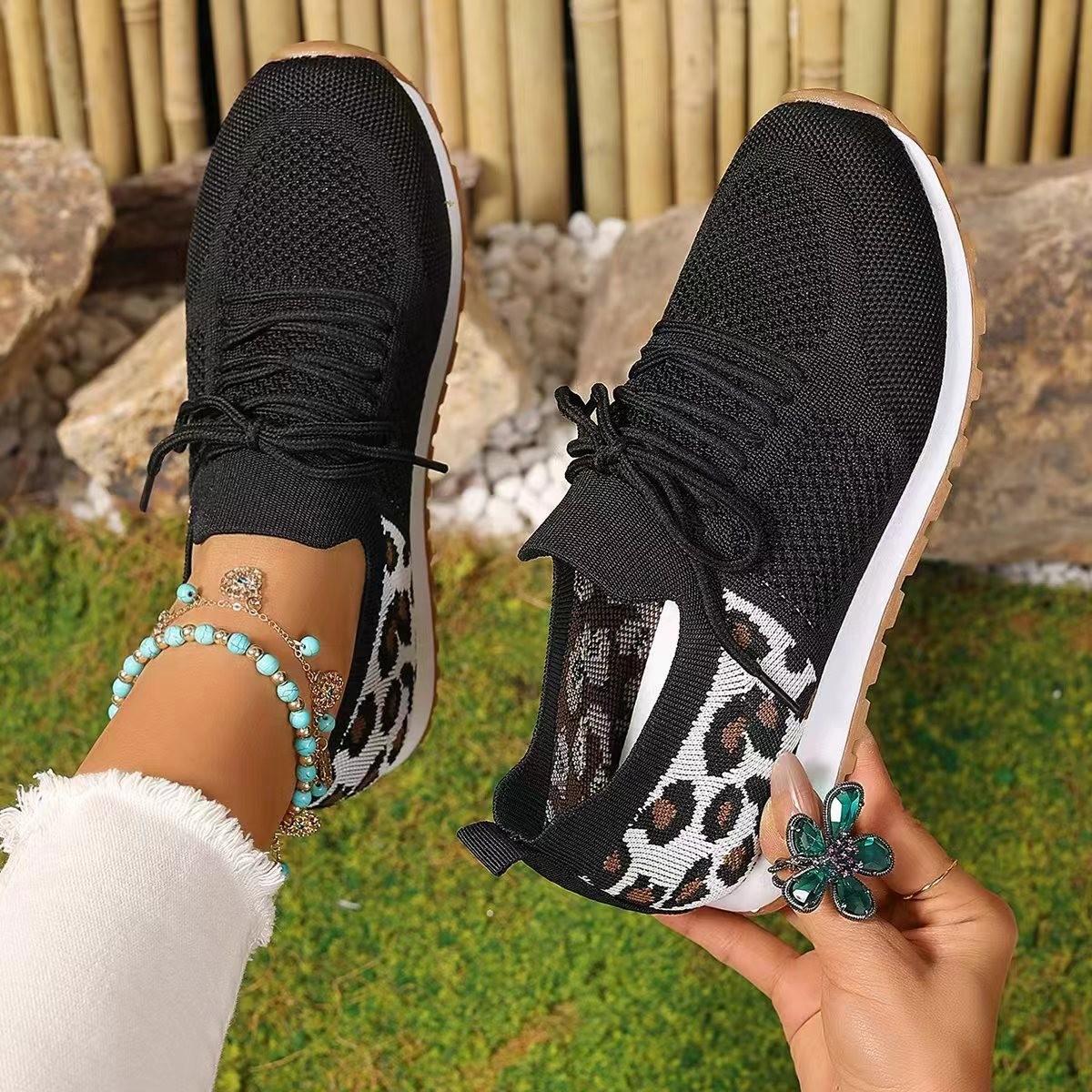 

Лето 2025 года, новые женские повседневные туфли большого размера, однотонные, на танкетке, с удобной дышащей стелькой и размером 43