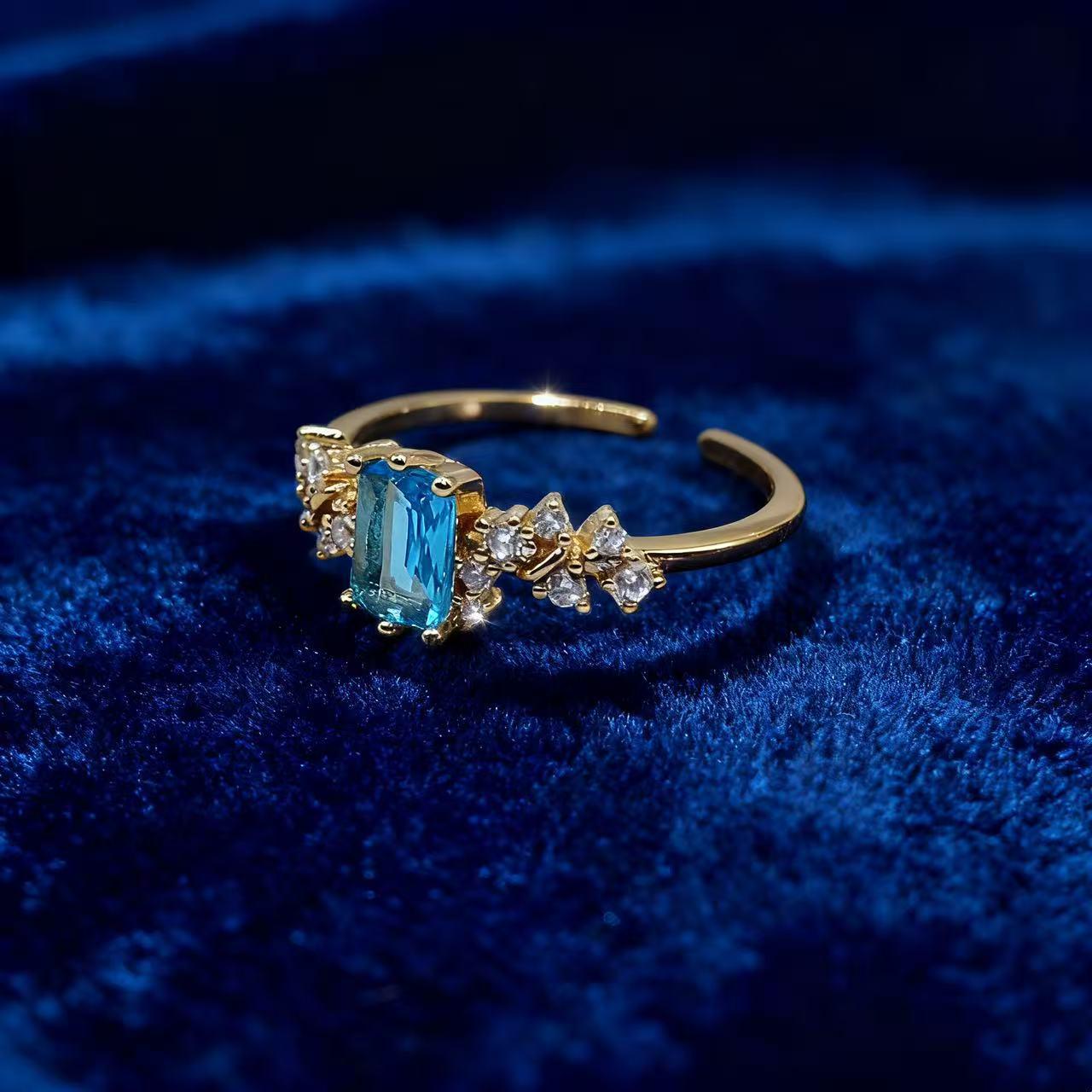Yintai Concubine Elegant Blue Topaz Gold Carved Ring - Luxurious Jewelry Gift Adjustable Open