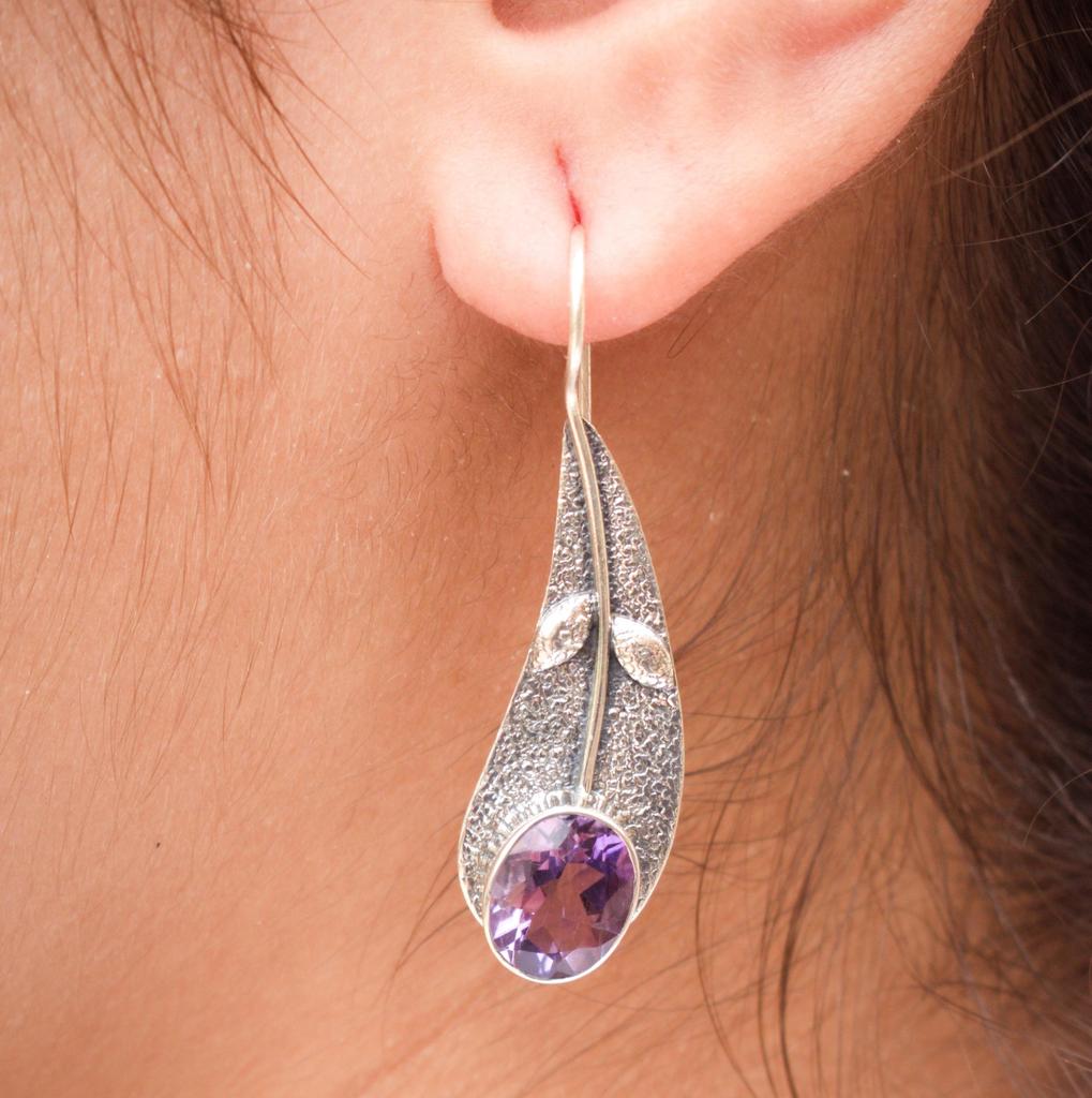 925 Sterling Silver Oval Amethyst Earrings – Textured Leaf Design, Artisan Handmade Gemstone Jewelry, Women's Unique Drop Earrings