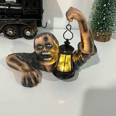 Halloween Zombie Lantern Resin Crafts Ornaments Garden Decoration Horror Sculpture Desktop Ornaments Gardening