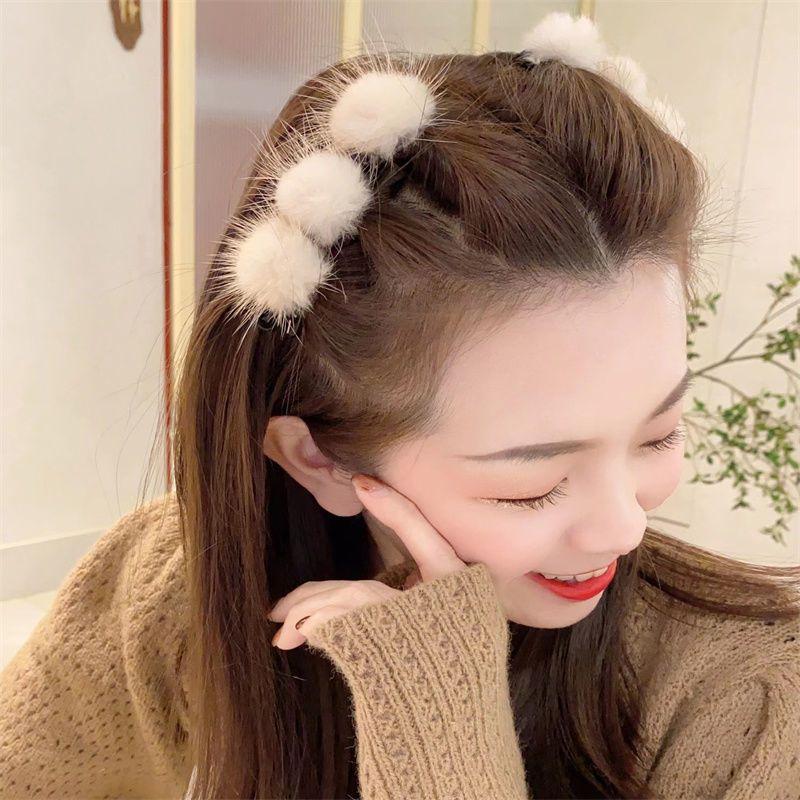 Grasp and Clip Hairy Ball Temperament Braided Hair Clip with Double Layered Bangs on The Side, Clip Clip Decorated with Hemp