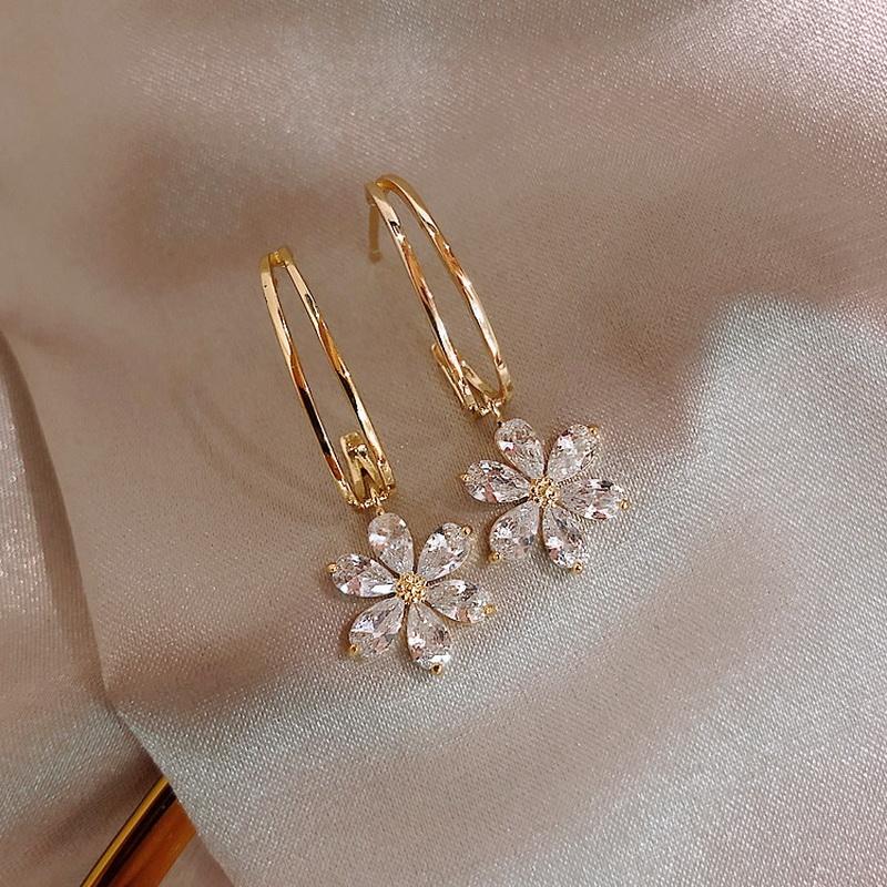 Korean Fashion Daisy Flowers Drop Earrings for Women Temperament Simple Long Tassel Earrings Female Party Wedding Jewelry Gifts