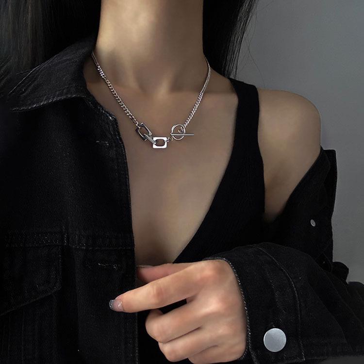 Square Link Buckle Necklace: Unisex Street Style Clavicle Chain, Personalized Short Hip Hop Cool Design.