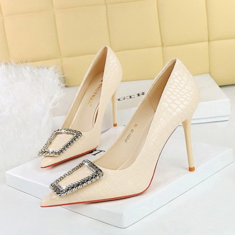 

European American Style Banquet High Heels Stone-Patterned Patent Leather Shallow-Mouthed Pointed Rhinestone Buckle High Heels 36