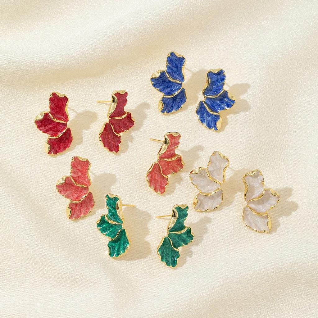Metal Flower Cream Stud Earrings for Women Gold Plating Irregular Post Earrings Heavy Design Statement Earring