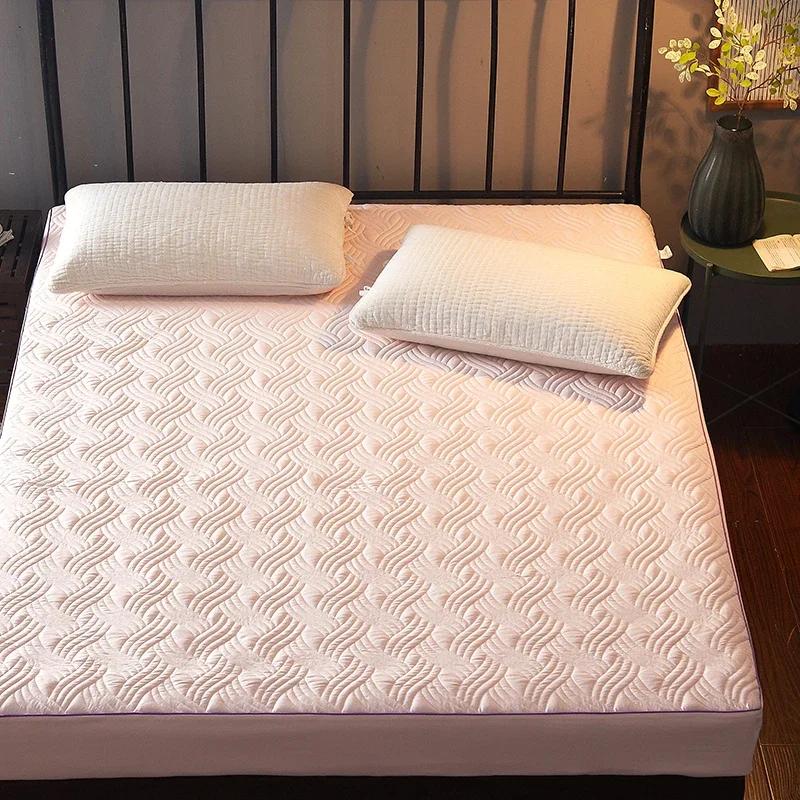 Breathable and Anti-Bacterial Mattress Topper with Air-Permeable Bed Pad for a Comfortable Night's Sleep
