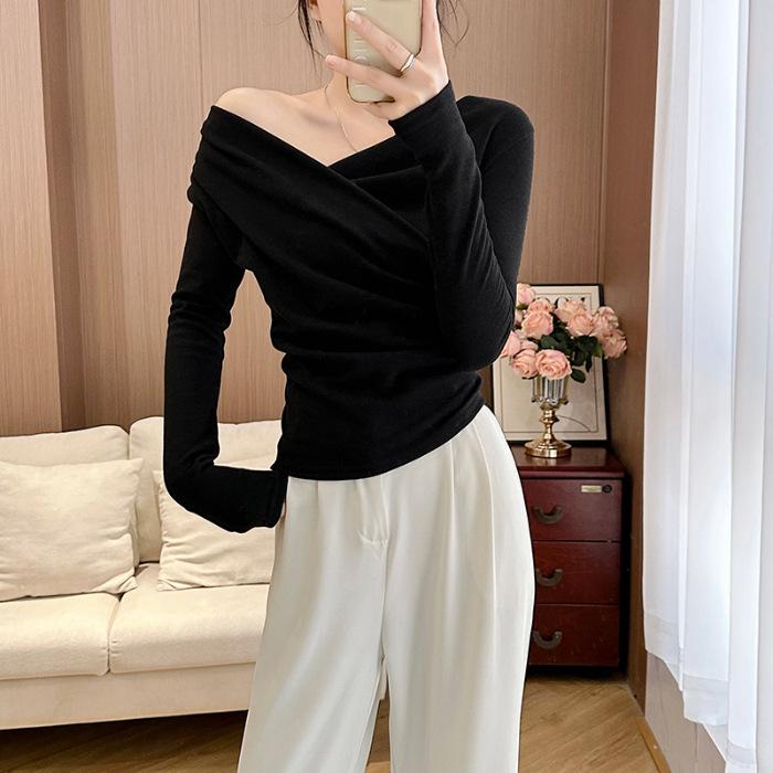 Versatile Plush Winter Thickened Off-Shoulder T-Shirt: Stylish Long-Sleeve with Irregular Design