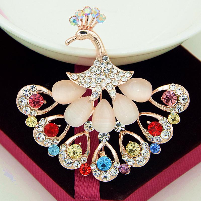 Elegant Cat s Eye Crystal Peacock Brooch with Rhinestones Zhenyao Jewelry