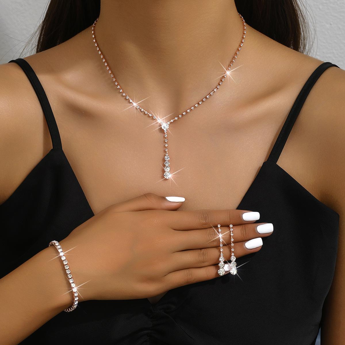 

Элегантный комплект свадебных украшений: Серьги, Ожерелье и Браслет с Различными Вариантами