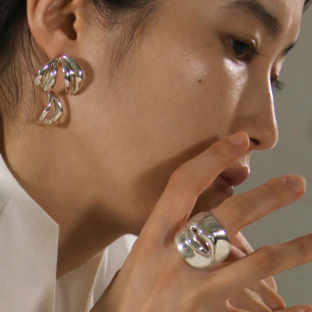 Retro French Irregular Hollow Lip Earrings S925 Silver Needle Stud Earrings Simple And Fashionable Personalized Design Earrings