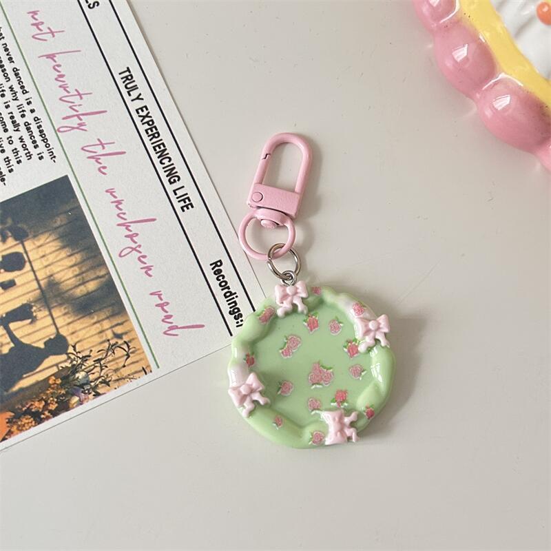 Elegant Floral Keychain Pendant - A Charming Graduation Gift or Backpack Accessory with a High-End Feel