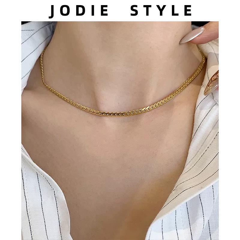 

Titanium Steel 18K Gold Minimalist Elegant Horsewhip Clavicle Chain Japanese and Korean Short Necklace Necklace Female Niche Style Snake Bones Chain Type a