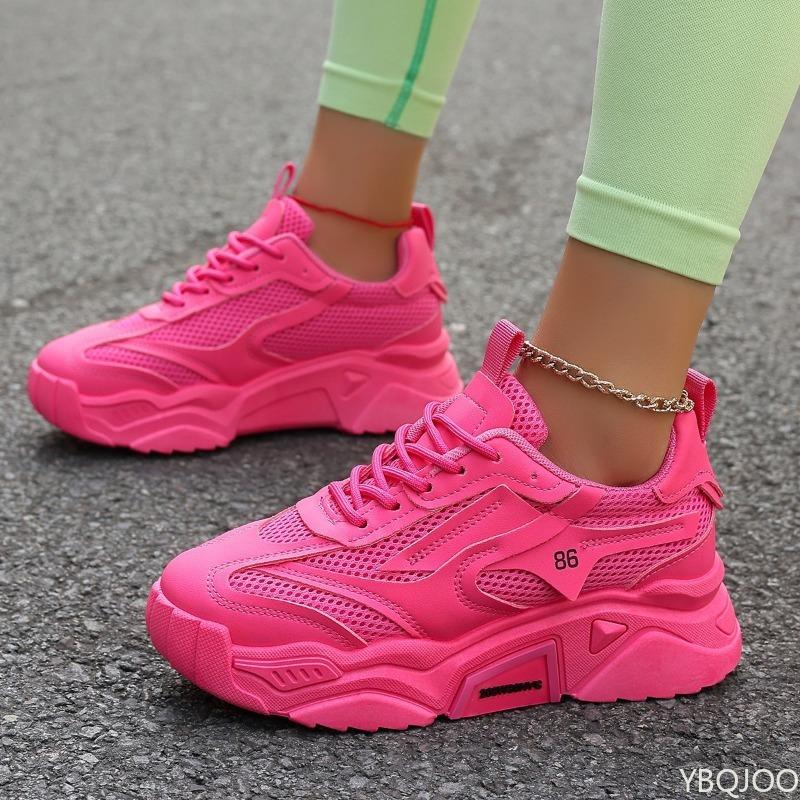 Tênis esportivos casuais para mulheres no verão malha respirável sola grossa para aumento de altura moda simples sapatos femininos
