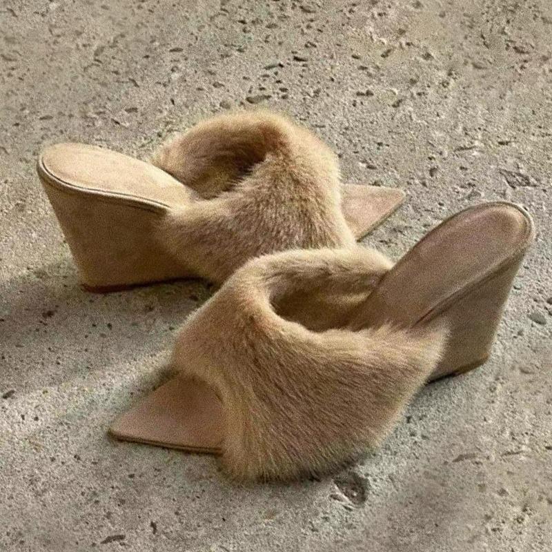 Fashion Fluffy Women Slippers Wedges Platform Sandals Pointed Toe High Heels Shoes 2025 Winter Designer Brand Party Dress Sexy Shoes