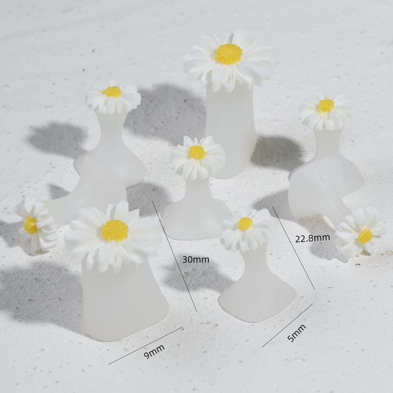 Soft Non-pinch Toe Separators 8 Pcs Reusable Plastic Cute Flower Pearl Designs for Long Time Pedicure Nail Polish