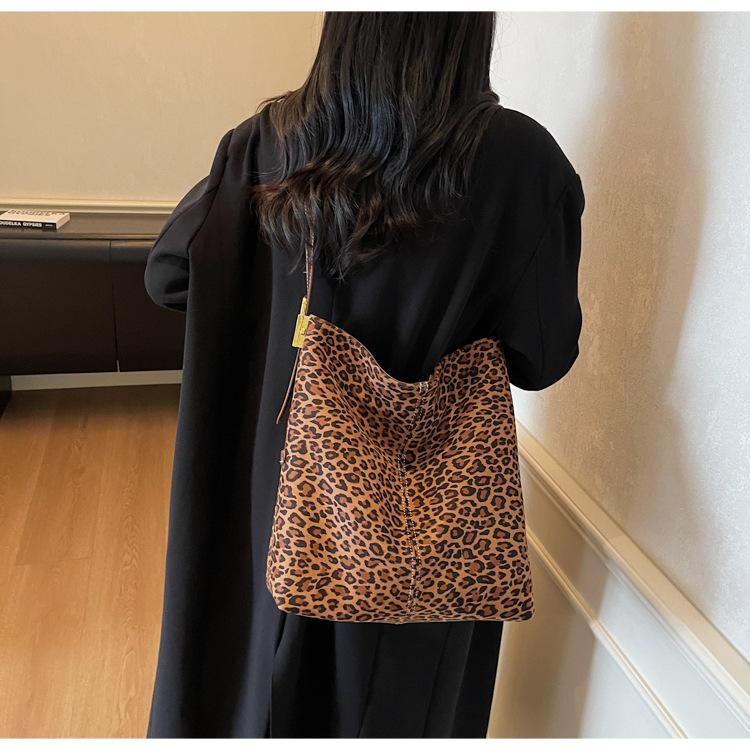 

Suede Leopard Print Bag Women With Large Capacity Casual Shoulder Cross-body Commuting Tote 27x11x31 коричневий