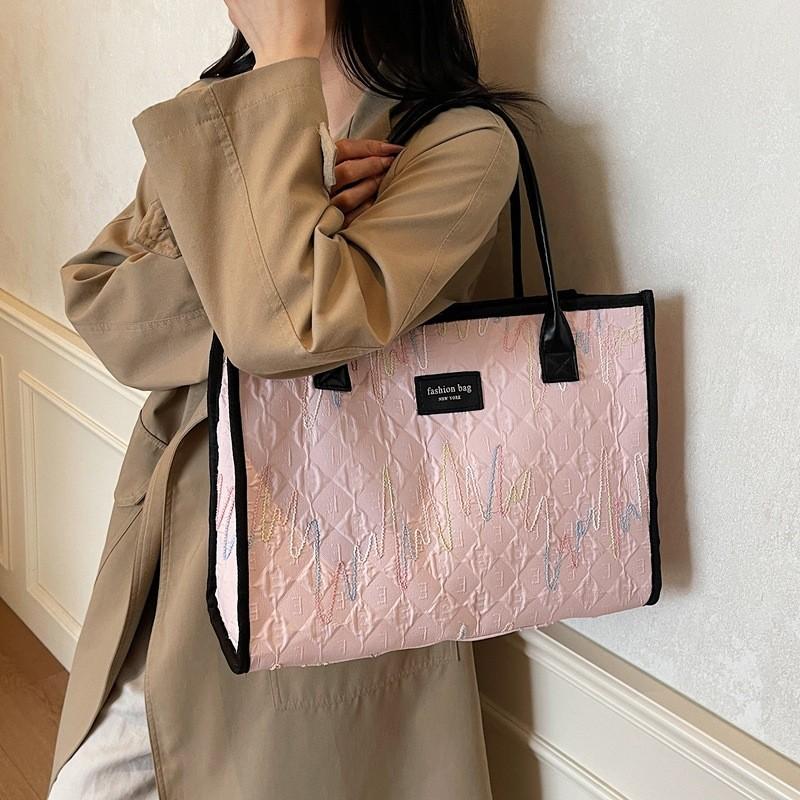 Minimalist Tote Bag For Women With Cotton Fabric And Large Capacity For Daily Commuting
