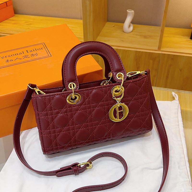 2025 New Horizontal Diamond Handbag Exquisite Versatile Light Luxury Shoulder Messenger Bag
