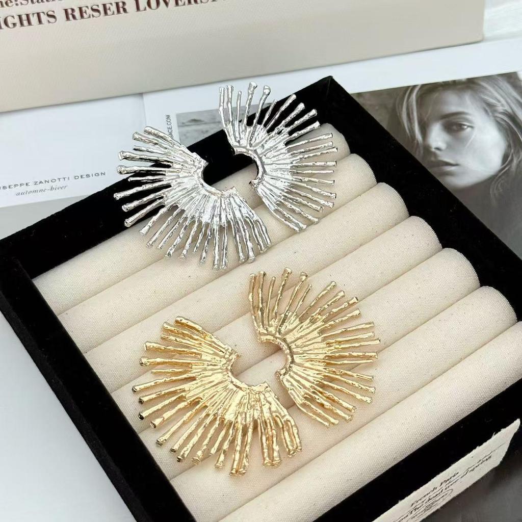 Sunflower Punk Fan-Shaped Stud Earrings: European & American Cross-Border, Metal Cold Style, High-End, Exaggerated Women's Personality Accessory.