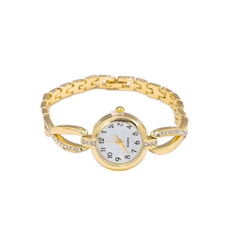 Trendy Women's Small Dial Mesh Strap Watch - Fashionable and Versatile Design for Students.