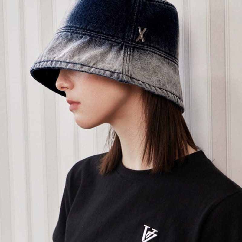 

VARZAR VA Джинсовая панама с заклепками и эффектом выварки Индиго FREE