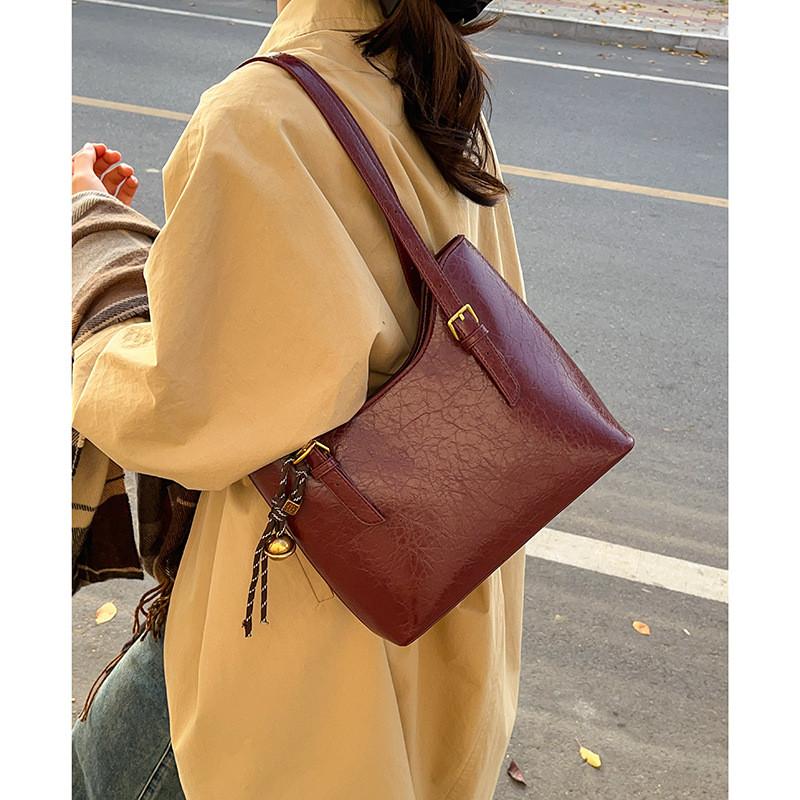 Elegante, ruime totebag voor dames, wintercollectie, stijlvolle schoudertas