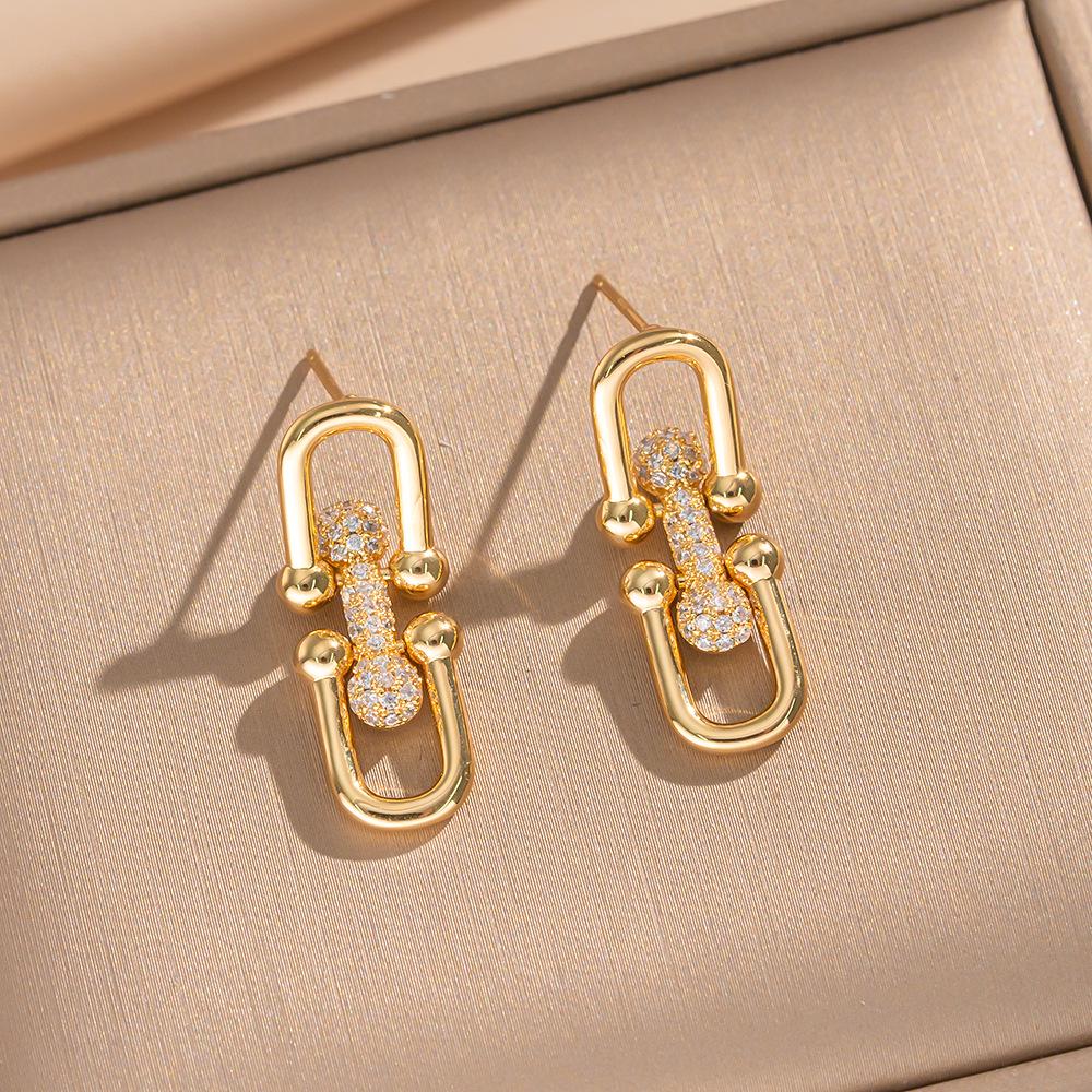 18K Gold Zircon Horseshoe Pig Nose Pendant - Trendy Luxury Design