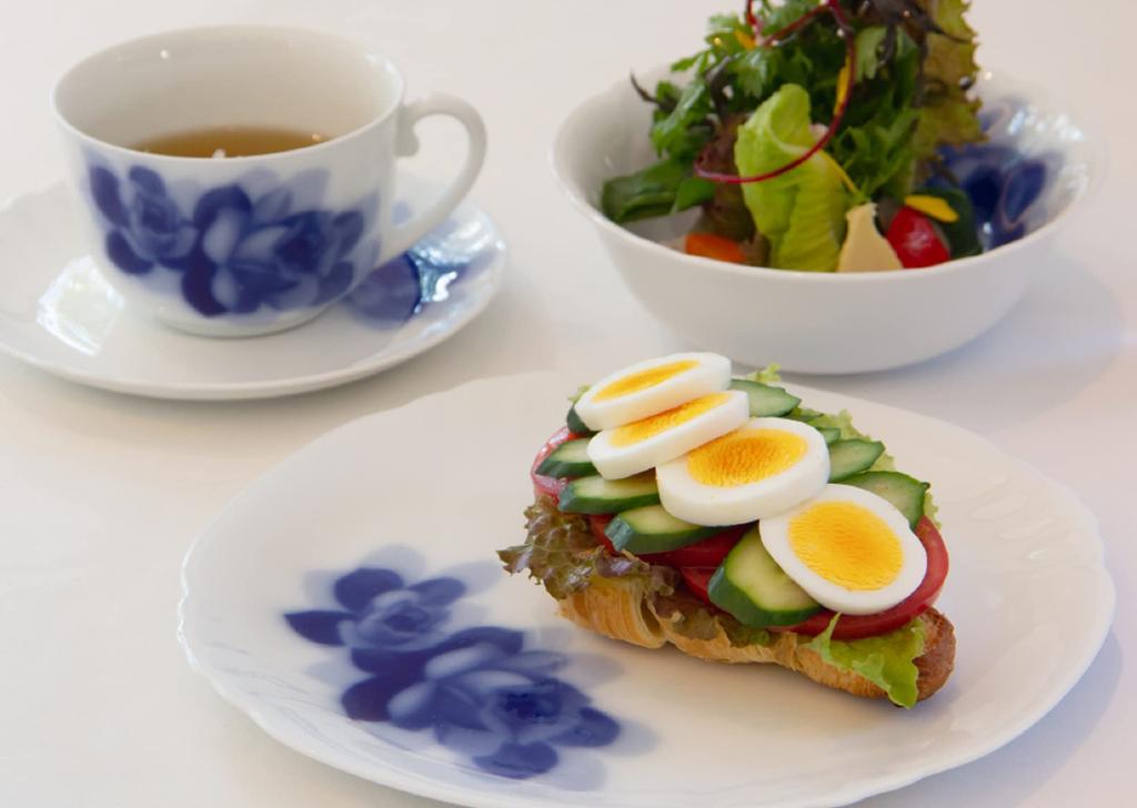 Okura Touen Blue Rose Janet 15cm Porridge Bowl, Approx. 480cc, Microwave and Dishwasher Safe, Made in Japan, 45F/8110