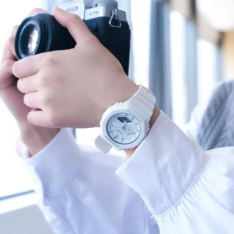 Casio G-SHOCK WOMAN Trendy Fashion Quartz Movement Resin Strap Japanese and Korean Watch Women's Watch White Dial GMA-S2100-7APR