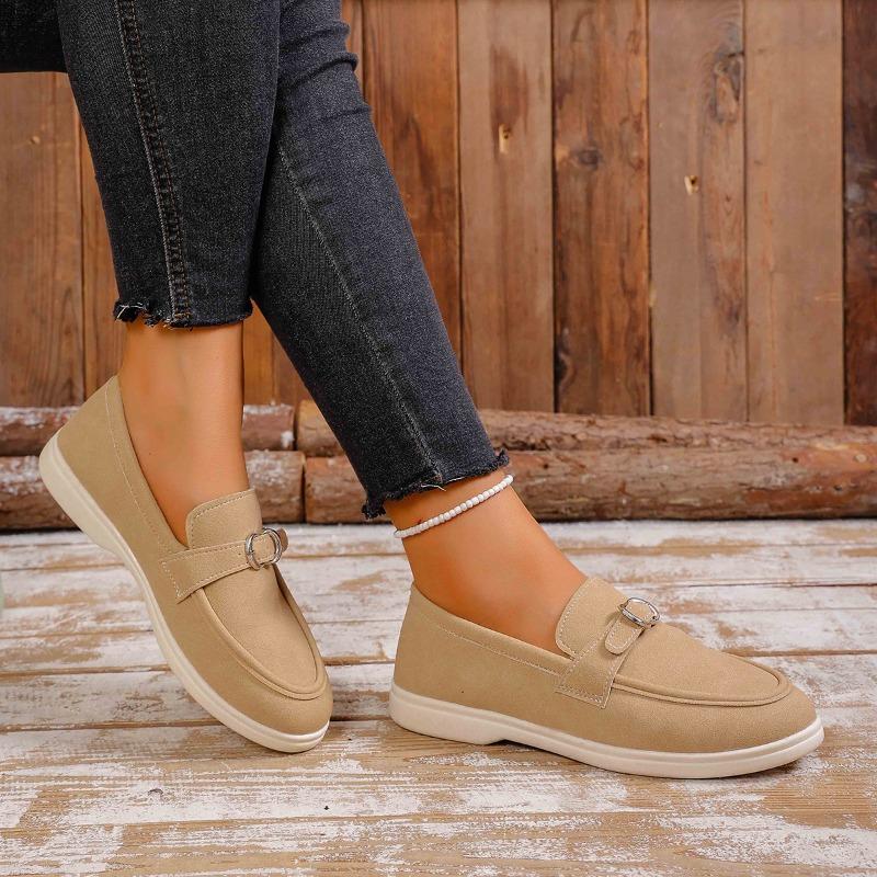 The New Style of Fu Shoes Is A Fashionable Single-leg Shoe with Metal Buckle Flat Bean Shoes for Women