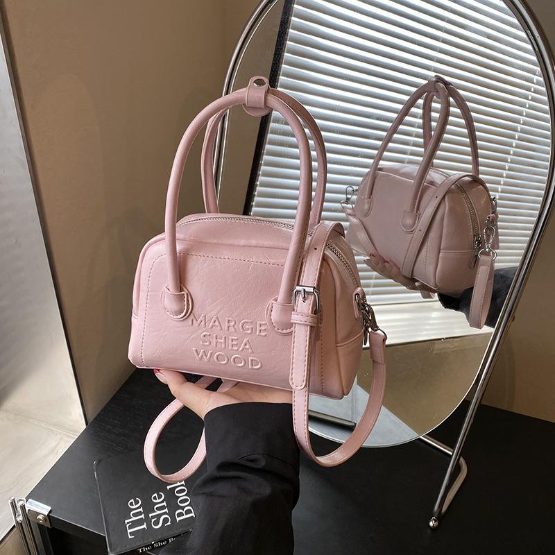 High-end Small Bag Women's New Fashion Versatile Messenger Bag Popular Portable Pillow Bag