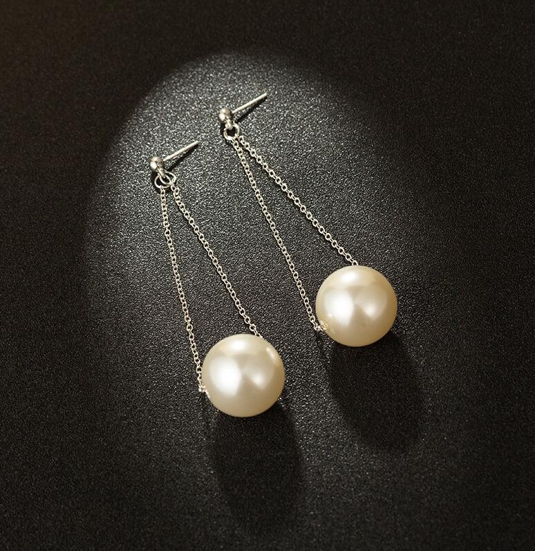 European  American Fashion Pearl Stud Earrings - New Styles and Popular Designs