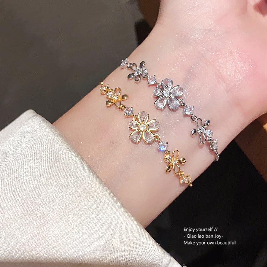 Zirkonia Blumen-Durchbruch-Anhängerarmband - Luxuriöser & Vielseitiger Schmuck für Lässige Eleganz